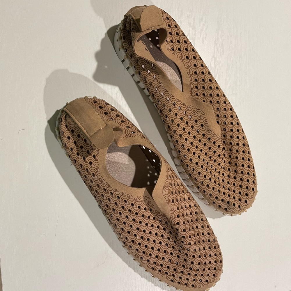 Ilse Jacobsen Tulip Perforated 139 sneaker EUC 39 - 8.5
